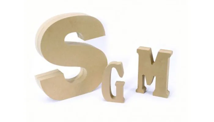 Letras corpóreas con terminación color madera